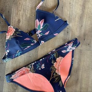 👙 Triangl Delilah Floral neoprene bikini 👙